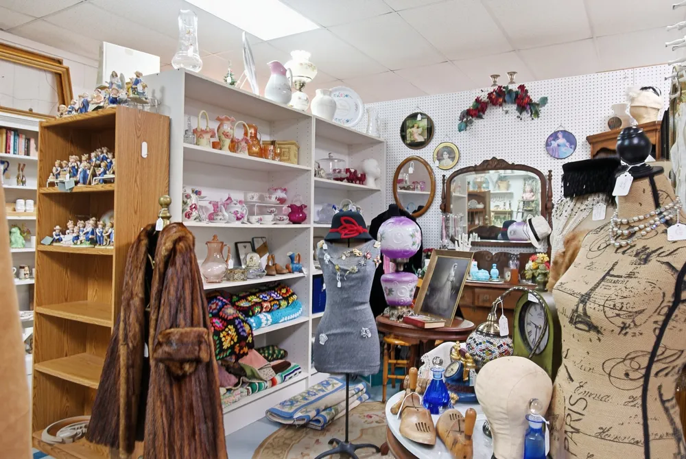 Small Town Antique Mall · photo 4